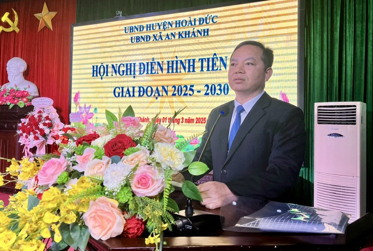 Đồng chí Nguyễn Hữu Đích - Phó Chủ tịch UBND xã An Khánh báo cáo kết quả phong trào thi đua yêu nước giai đoạn 2020 - 2025.