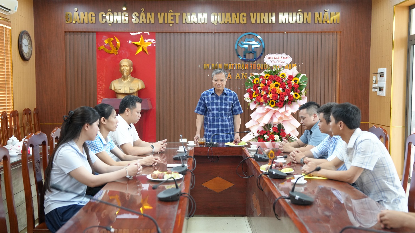Đồng chí Hồ Trung Nghĩa - Phó Bí thư Đảng ủy, Chủ tịch UBND xã An Khánh phát biểu biểu dương nỗ lực truyền thông của đơn vị.