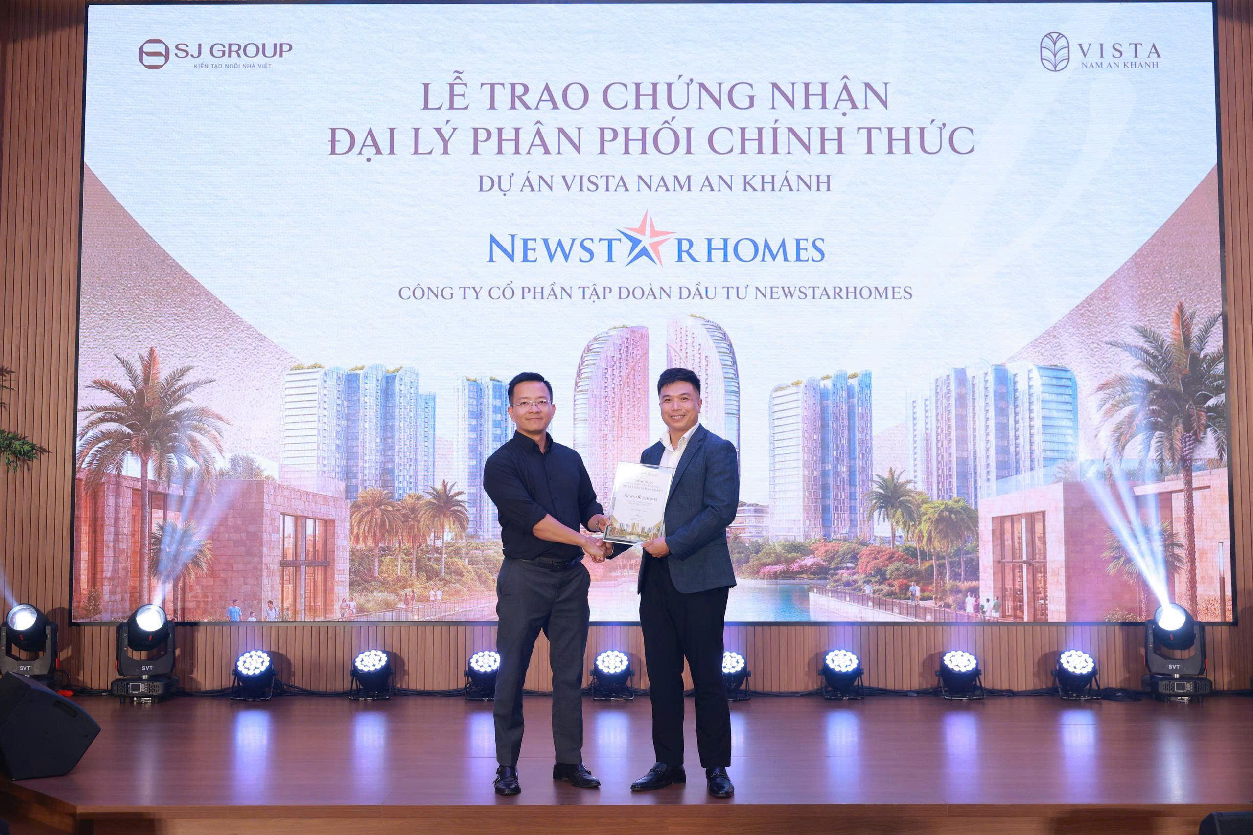 Lễ trao chứng nhận đại lý phân phối chính thức cho Công ty Cổ phần Tập đoàn Đầu tư NewstarHomes.