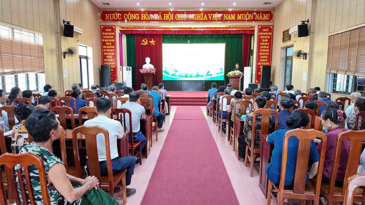Toàn cảnh buổi tập huấn tuyên truyền với sự tham dự đông đủ, tập trung của các đại biểu.