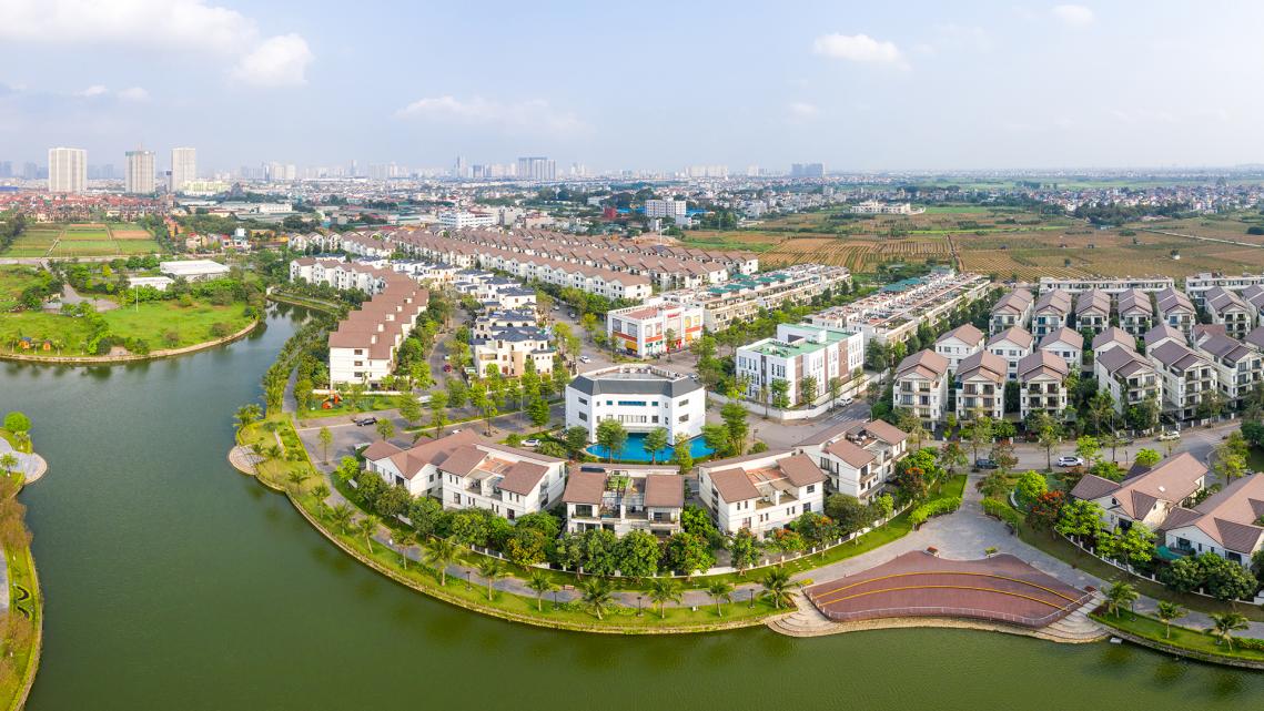 Phối cảnh tổng quan dự án Vinhomes Thăng Long tại xã An Khánh với điểm nhấn hồ điều hòa 10ha và mật độ xây dựng thấp.