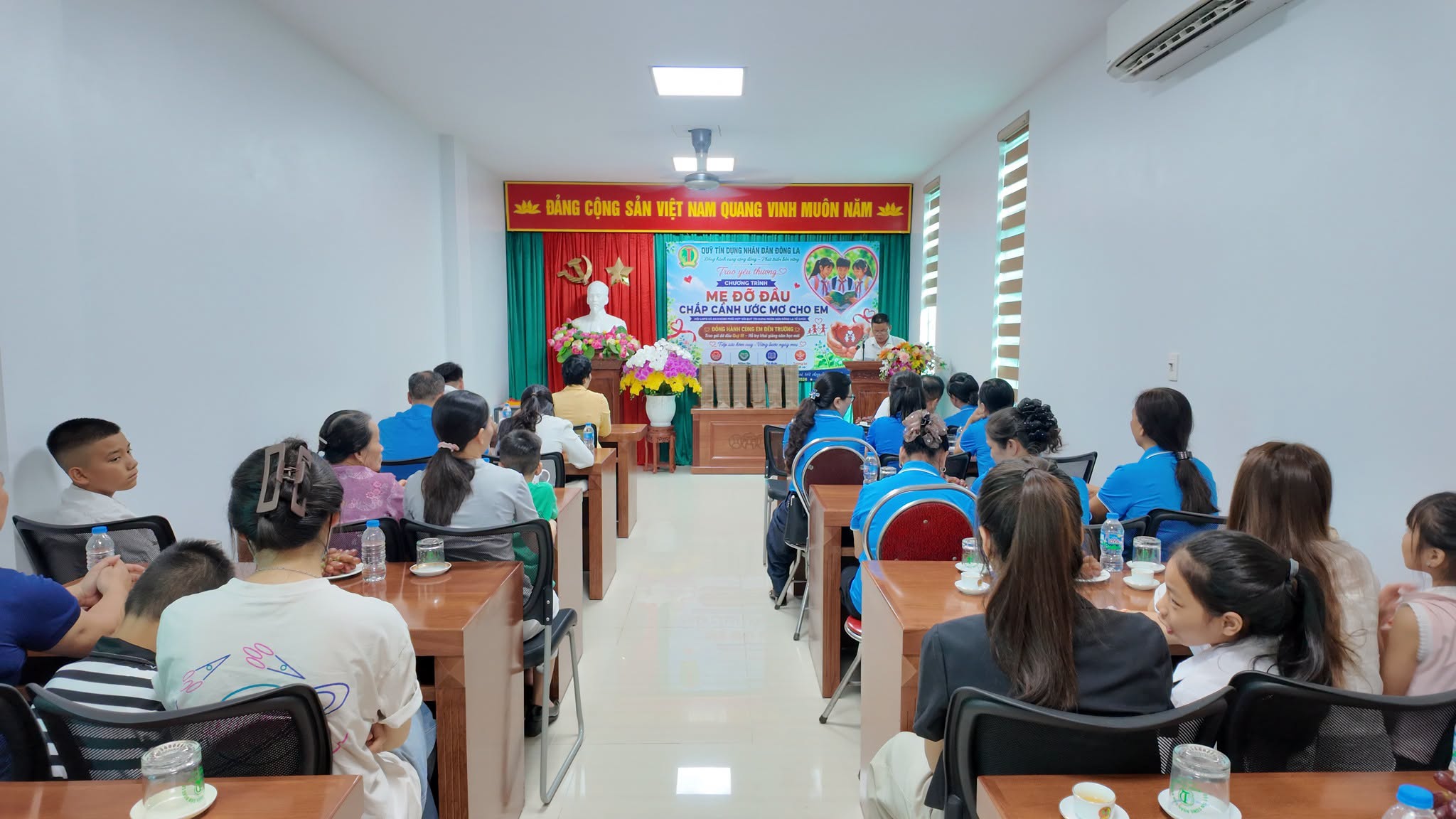 Toàn cảnh hội nghị phối hợp giữa Quỹ Tín dụng nhân dân Đông La và Hội LHPN xã An Khánh diễn ra sáng ngày 4/9.