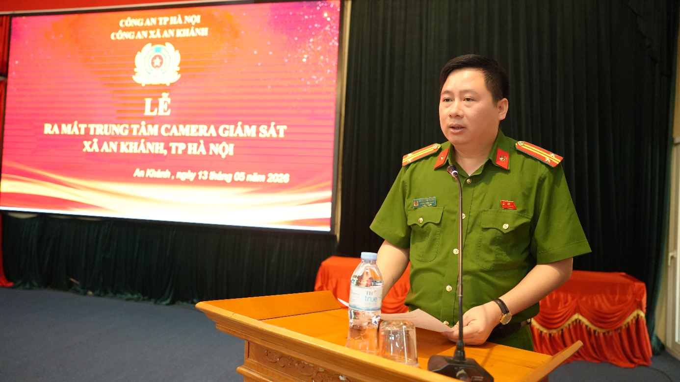 Trung tá Phùng Công Trường – Ủy viên BTV Đảng ủy, Trưởng Công an xã An Khánh nhấn mạnh ý nghĩa chiến lược của Trung tâm camera giám sát.