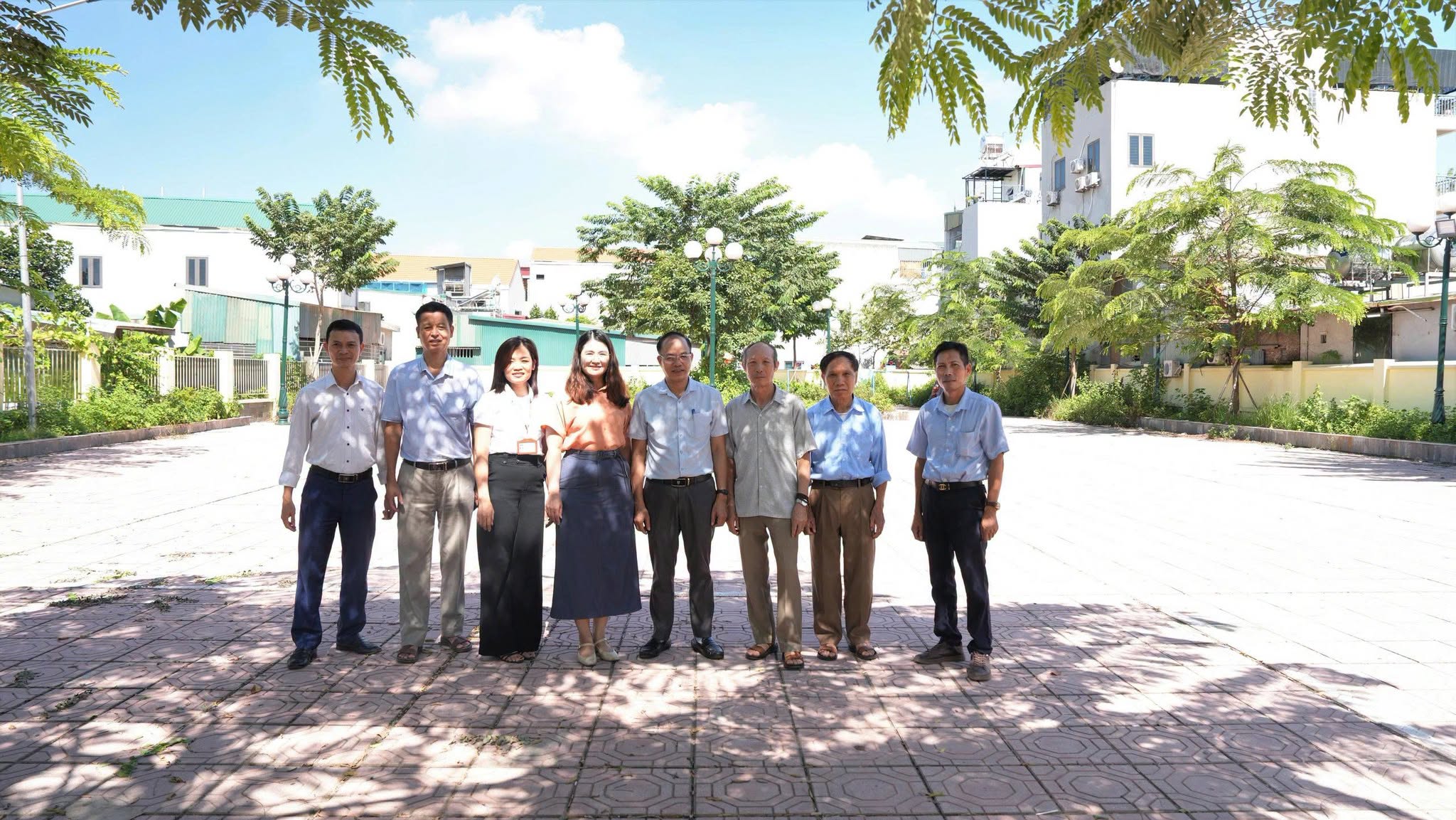 Các đại biểu nghiêm túc nghiên cứu hồ sơ báo cáo kết quả thực hiện phong trào thi đua của từng địa bàn.