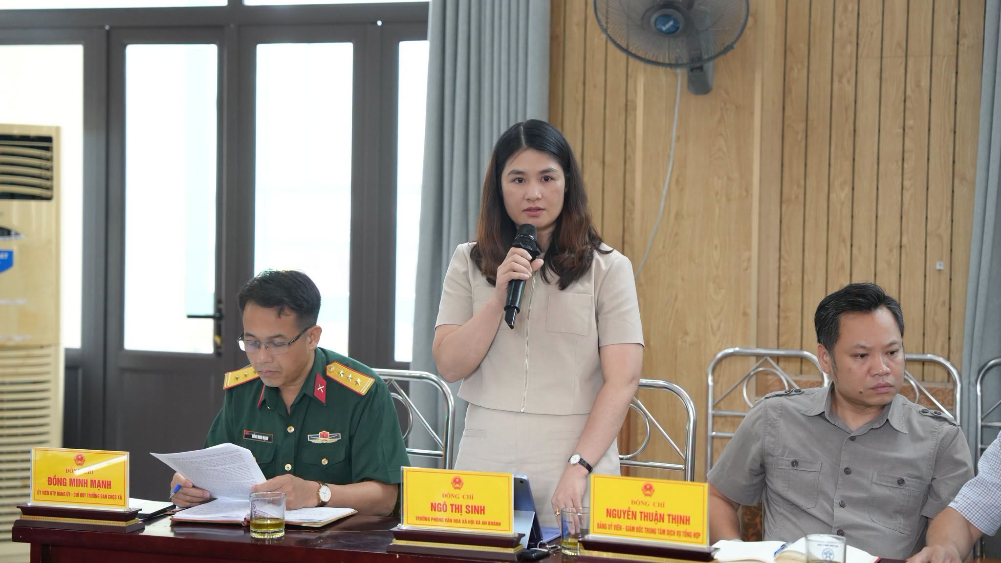 Các ý kiến đóng góp xoay quanh việc đầu tư thiết chế văn hóa và hạ tầng dân sinh được đưa ra thảo luận sôi nổi.