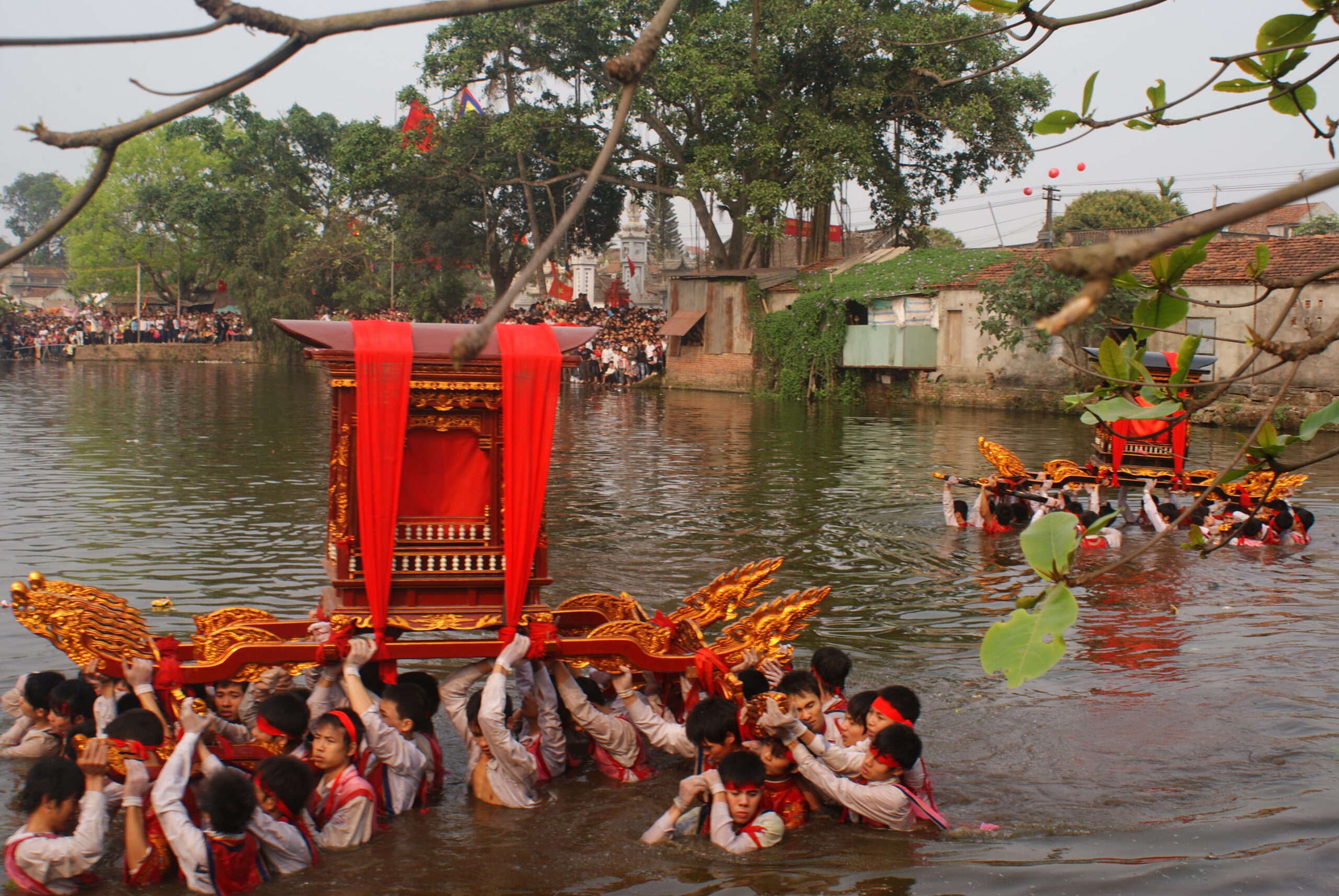 Một lễ hội rước thánh tại Vân Côn, An Khánh