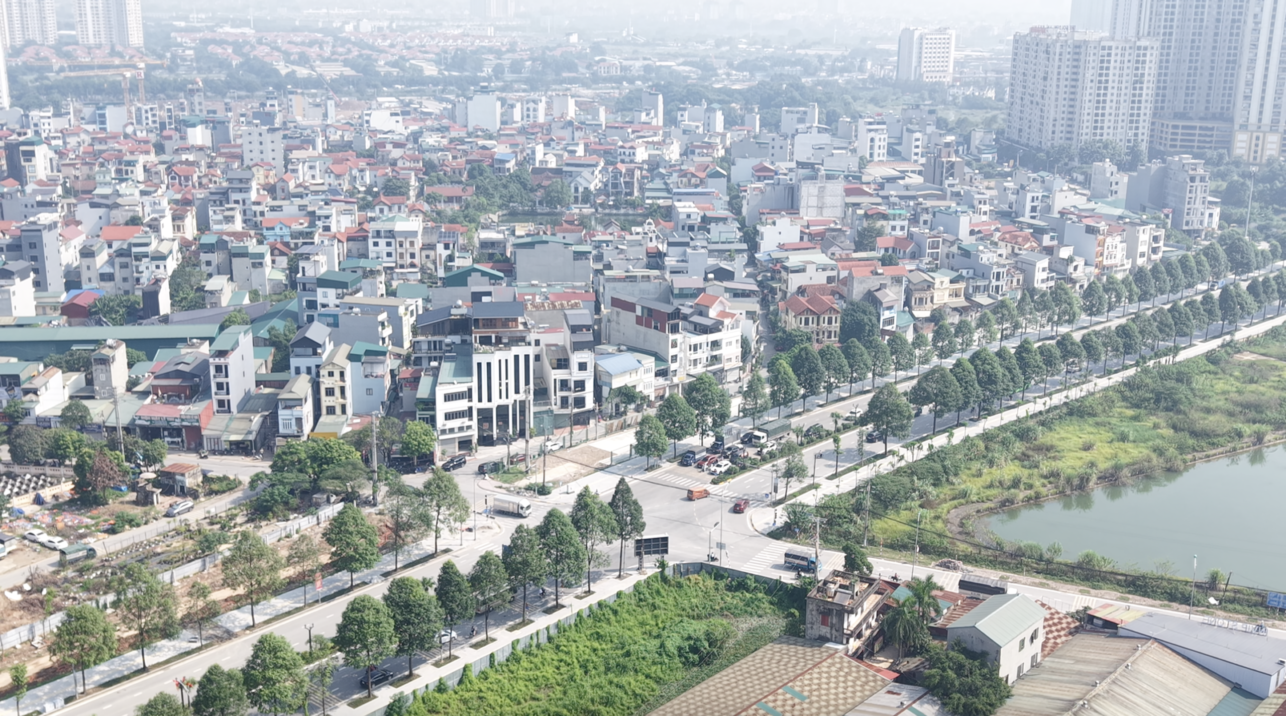 Quy hoạch mặt đường rộng lớn đòi hỏi sự tập trung quan sát và ý thức chấp hành nghiêm chỉnh của người tham gia giao thông.