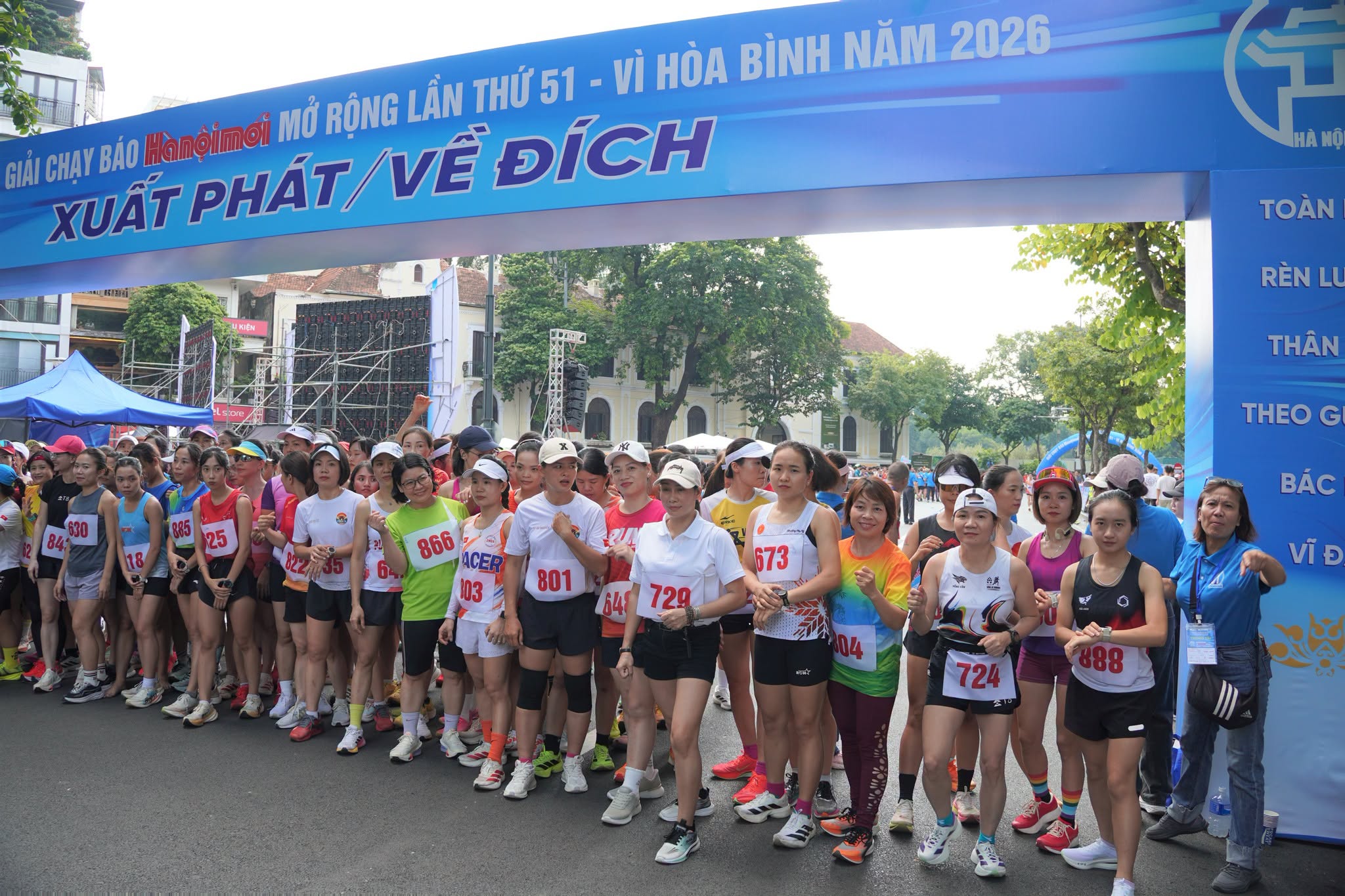 Sự tập trung cao độ của các nữ vận động viên khối Công nhân viên chức và lao động sản xuất.