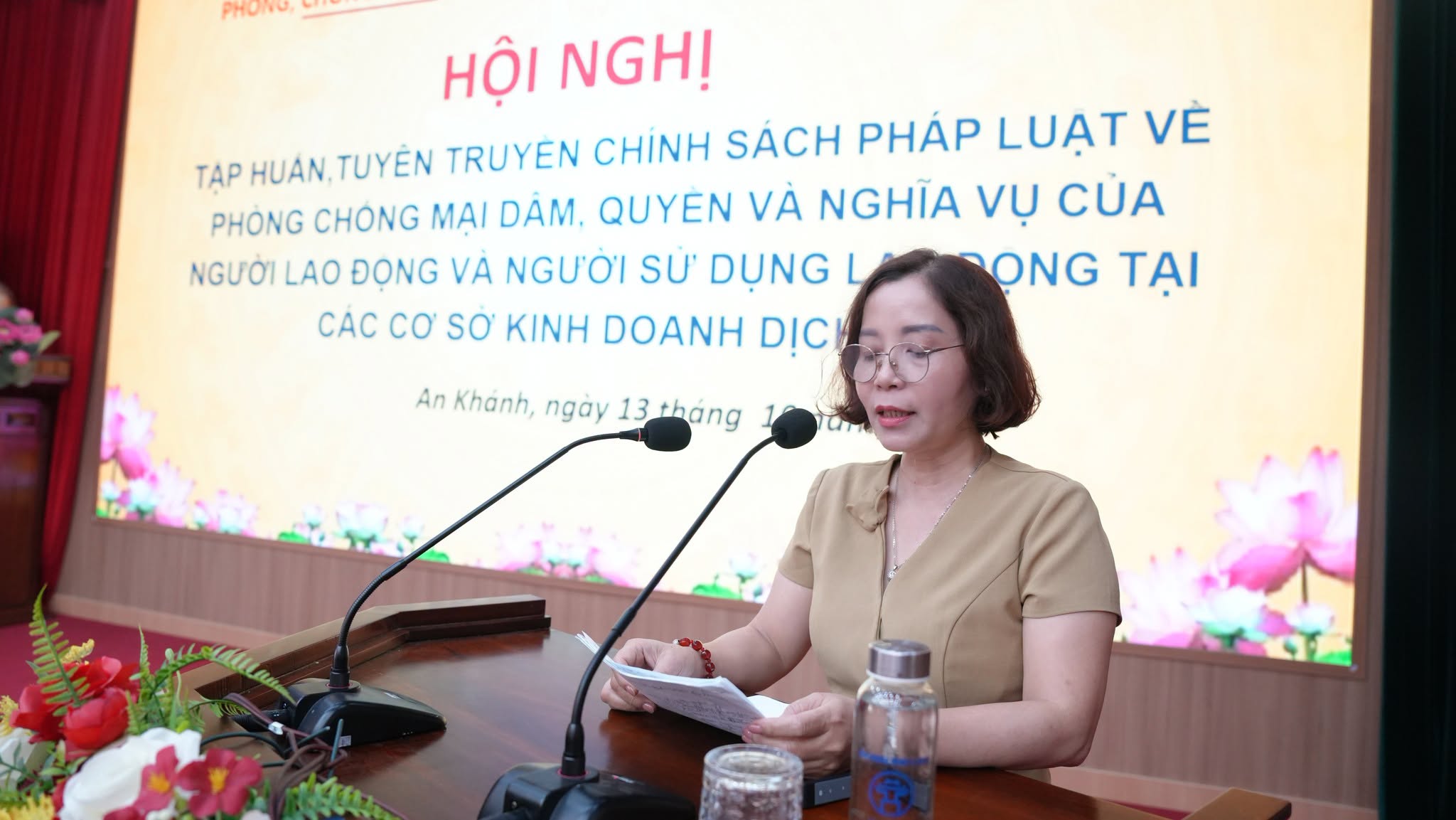 Đại diện lãnh đạo phát biểu quán triệt mục tiêu của hội nghị tuyên truyền.